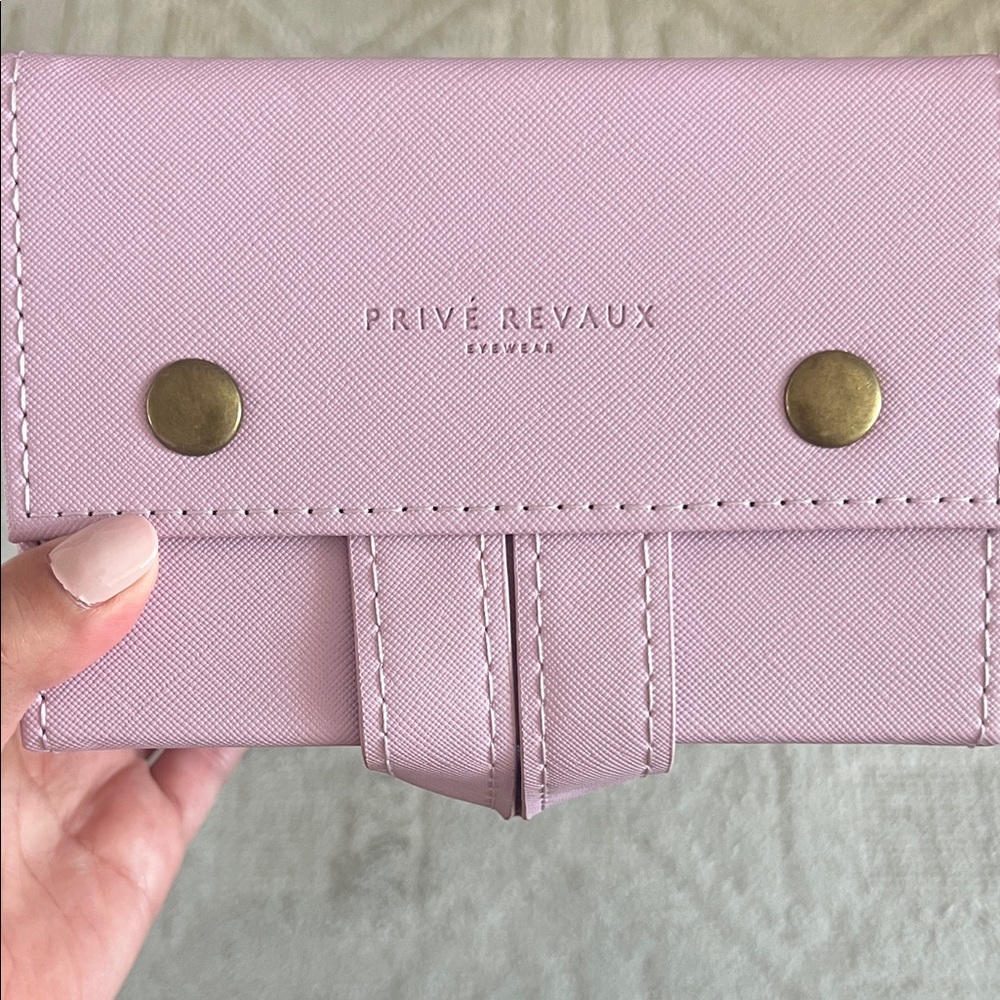 Privé Revaux sunglasses travel case
